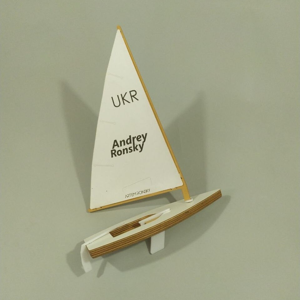 Miniature Laser dinghy sailboat 4.7