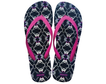 Flip flops with synchronized swimmers print