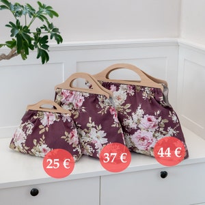 Trois tailles de sac à main pour femmes en tissu fait à la main avec poignée en bois.Sac de style rétro des années 70 pour un usage quotidien. Sacs assortis pour mère et fille.