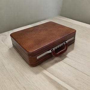 Maletín de piel color canela de primera calidad con cerradura italiana | Maletín expandible vintage de piel de cocodrilo | Bolso de médico, organizador de documentos, bolso de mano de negocios