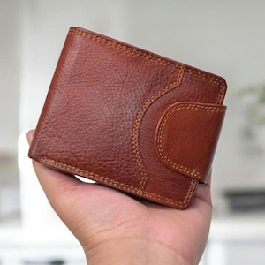 Bifold braune Ledergeldbörse mit Knopfverschluss Einzigartige RFID Geldbörse | Echtes Top Leder Geldbeutel für Herren | Kartenhalter | Snap Geldtasche