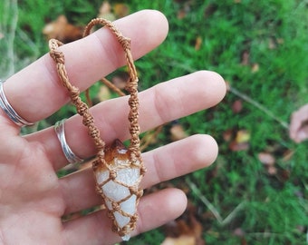 Handgemaakte macrame ketting met natuurlijke citrien kristallen punt