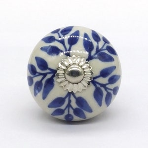 Blue and White Round Shape Leaf Design Hand Painted Ceramic knobs / Ceramic Drawer Pulls / Cabinet Knobs/ Kitchen Cabinet Knobs