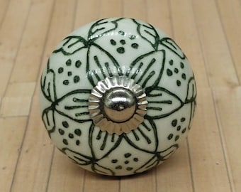 Green and White Floral Round Shape Hand Painted Ceramic knobs / Ceramic Drawer Pulls / Cabinet Knobs/ Kitchen Cabinet Door Handles