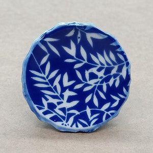 Floral designer Hand Painted White and Blue Ceramic knobs / Ceramic Drawer Pulls/Cabinet Knobs/Kitchen Cabinet Door Handles / Cupboard Knobs
