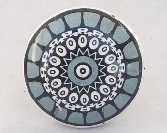 Gałki ceramiczne w kolorze białym z płaską główką i okrągłym kształtem, najwyższej jakości, do drogich szafek / Wysokiej jakości ręcznie malowane gałki