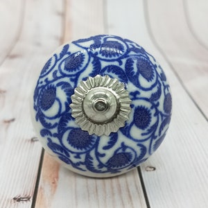 Blue and White Hand Painted Ceramic knobs / Ceramic Drawer Pulls / Cabinet Knobs/ Kitchen Cabinet Door Handles / Cupboard Knobs