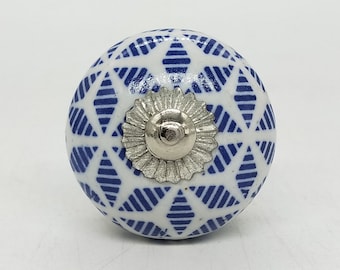 Blue and White Round Shape Hand Painted Ceramic knobs / Ceramic Drawer Pulls / Cabinet Knobs/ Kitchen Cabinet Knobs