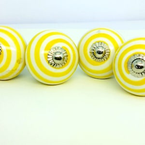 Bumblebee yellow and white Round shape Hand painted ceramic knob, Hand painted ceramic knob,Decorative knob,drawer pull