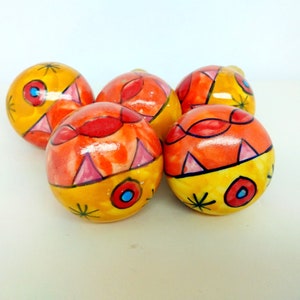 Ceramic Hand Painted Round Shape Combination of printed Yellow and Orange Wine Bottle Stopper,Bottle Stopper, Bottle Tops