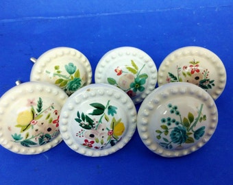 White Floral Round shape Hand painted ceramic knob,  Hand painted ceramic knob, Decorative Ceramic knob,drawer pull