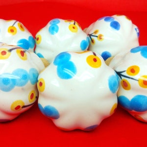 Ceramic Hand Painted Round Shape Combination of White And Blue  Wine Bottle Stopper, Bottle Stopper, Bottle Tops