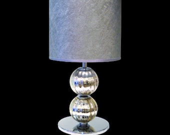 Tafellamp van muranoglas met gespiegelde glazen afwerking en witte katoenen lampenkap, elegante tafellamp, Italiaanse glasverlichting
