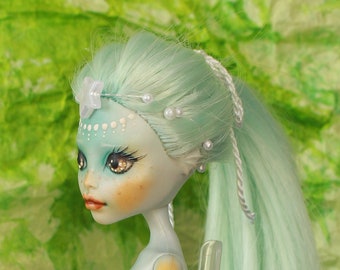 Fata dell'acqua Aquatina OOAK bambola ridipingere Monster High regalo di Natale regalo di compleanno bambola d'arte originale di Susika