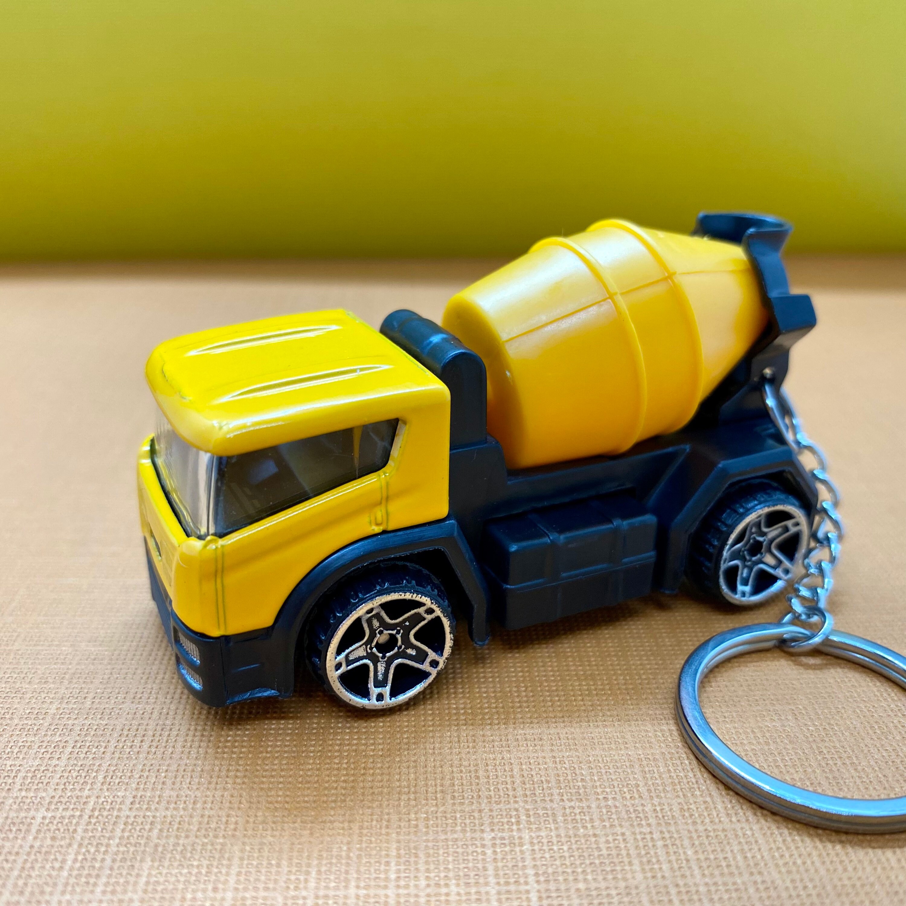 Transportador de automóvil de fundición y tres vehículos Teamsterz Modelo de juguete para niños Camión 