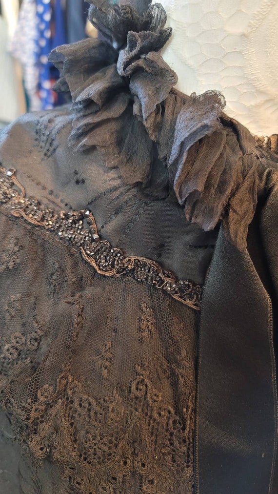 Antique Victorian Edwardian caplet black lace - image 3