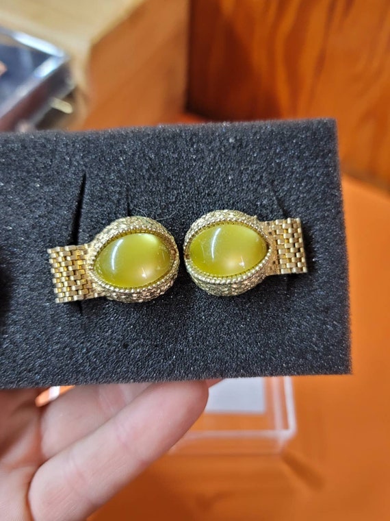 Vintage lime green & gold tone cufflinks