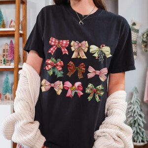 Comfort Colors Vintage Christmas Bows T-Shirt: Retro Holiday Tee