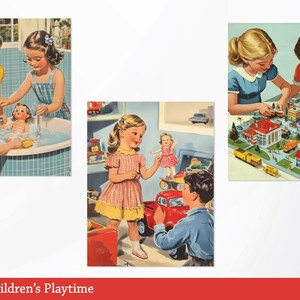 Puede incluir: Tres ilustraciones vintage de ni&ntilde;os jugando. La primera imagen muestra a dos ni&ntilde;as en un ba&ntilde;o, una est&aacute; ba&ntilde;ando a una mu&ntilde;eca. La segunda imagen muestra a una ni&ntilde;a y un ni&ntilde;o jugando con coches y camiones de juguete. La tercera imagen muestra a una ni&ntilde;a y un ni&ntilde;o jugando con coches y camiones de juguete.