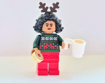 Reindeer Sweater & Antler Minifigure with Mug and Pastry