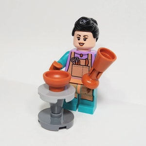 Potter Minifigure with Pottery Wheel, Cup & Bowl