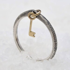 Orecchini Pendenti Asimmetrici A Forma Di Chiave E Lucchetto – Gioielli Fashion In Oro Rosa E Argento Per Donne