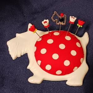 Scottie Dog Pin cushion White - Scotty Dog /  Handmade Pincushion / Gift for Her/Quilters