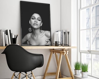 Zendaya Black & White Poster– Instant Download - Wall Art | Celeb Poster