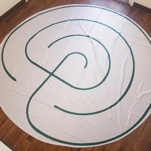 Laberinto portátil MEDIANO personalizado para meditación en casa, TAMAÑO MEDIANO, tela de piso de estilo clásico antiguo para caminar con 3 circuitos