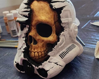 Bedruckter, kampfgeschädigter Stormtrooper-Schädel