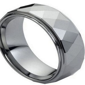 Mens Wedding Band Silver Tungsten Ring 8mm Engagement Anniversary Faceted Ring Shiny Wedding Band Domed Classic Tungsten Carbide Male Unisex