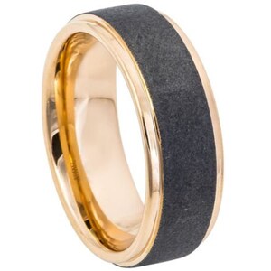 Anello d&#39;oro rosa uomo fede nuziale rosa oro carburo di tungsteno 8mm anello di fidanzamento in oro rosa per uomo rosa oro fede nuziale promessa sabbiato