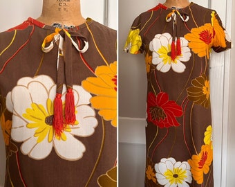 Art Nouveau-ish Japanese Style Floral Tie Neck 1960s Dress