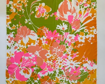 VTG 1976 Totes Rain Scarf™, Water Repellent & Perfect for Spring