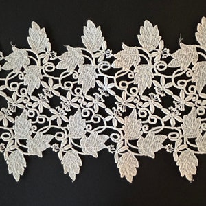2 Yds of Beautiful Vintage Lace