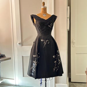 Exquisite 1950s LBD-Embroidered Floral Cocktail Dress