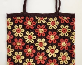 Borsa vintage all'uncinetto con margherite, anni '70