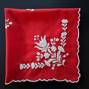 Vintage Hungarian Tablecloth - Etsy