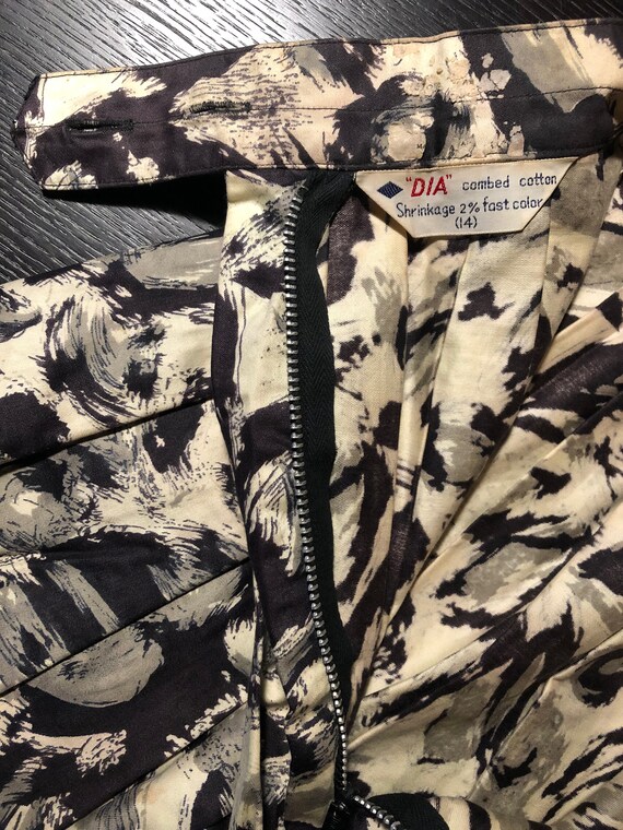 50s Skirt, Fun Abstract Print - image 7