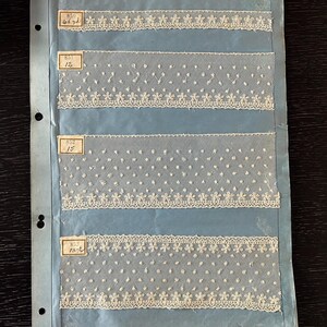 8 voorbeelden van delicate kantverkopers op blauw papier - #7