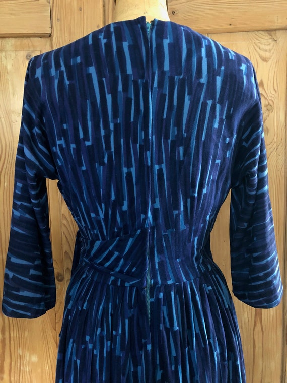 Blues Knit 1950s Dress w/ Tie Waist by J. Harlan … - image 8