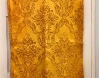 VTG Damask - Roses in a Ribbon Trellis Frame