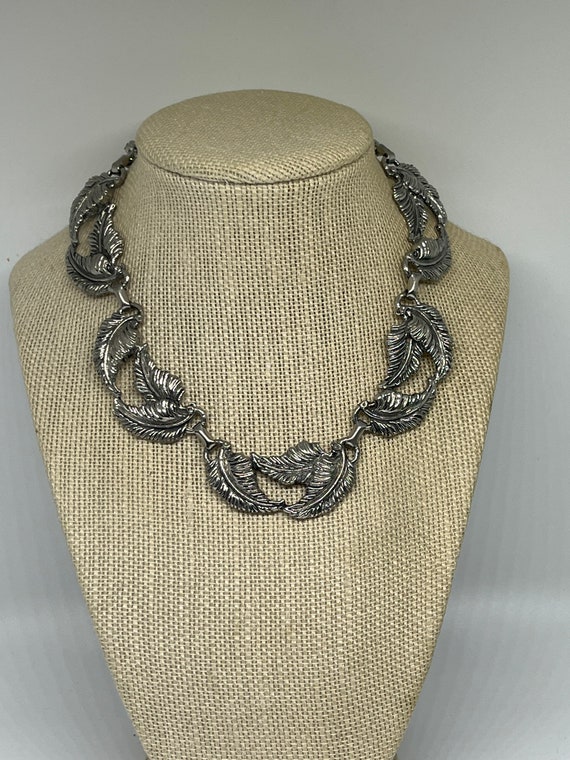 Vintage leaf choker necklace