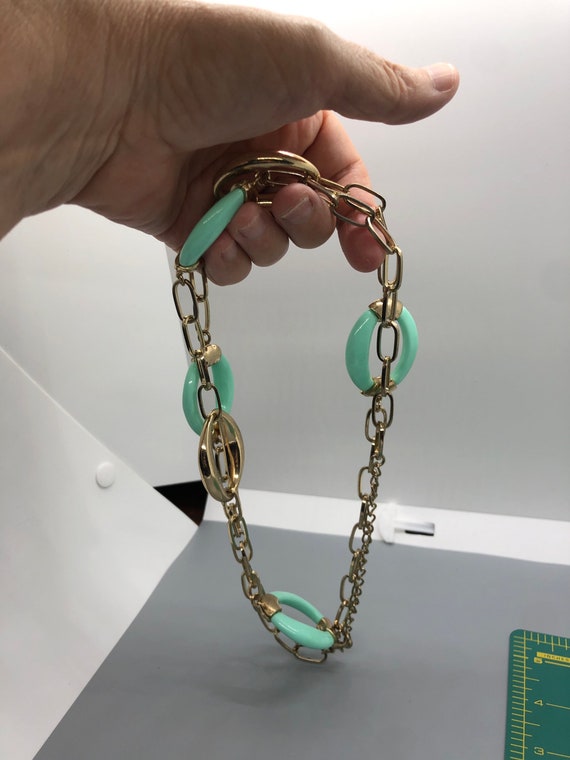 Vintage mint green goldtone necklace. - image 6