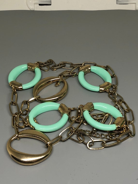 Vintage mint green goldtone necklace. - image 3