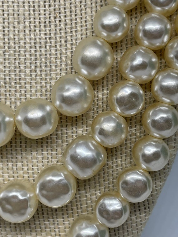 Vintage faux pearl multi layer necklace - image 3