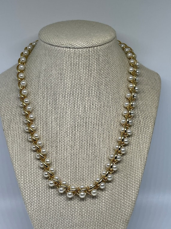 Vintage faux pearl choker - image 1