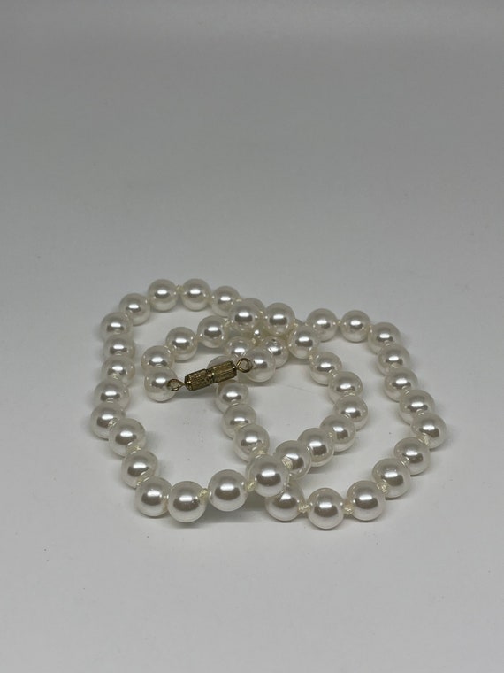 Vintage faux pearl choker - image 7