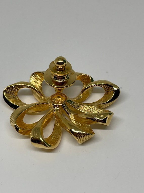 Vintage goldtone brooch - image 2