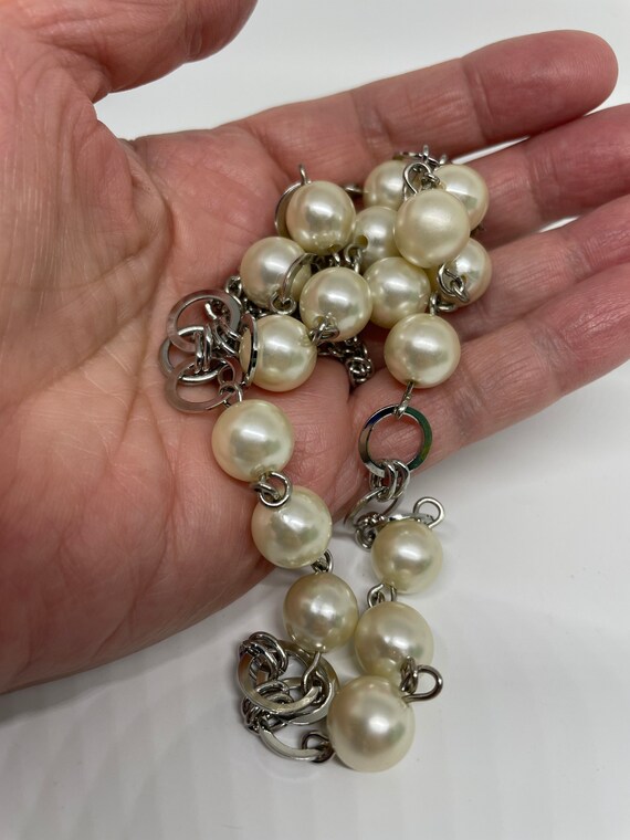Vintage faux pearl Silvertone necklace - image 6